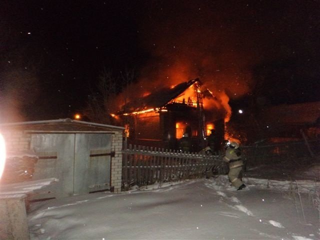 Пожарно-спасательные подразделения выезжали на пожар в Котласском МО.